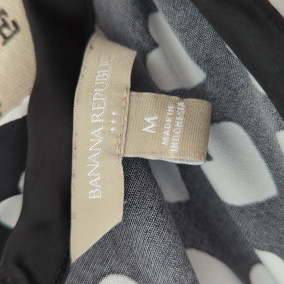 Banana Republic Black and White Heart Sleeveless Blouse Shell size M - Picture 6 of 7